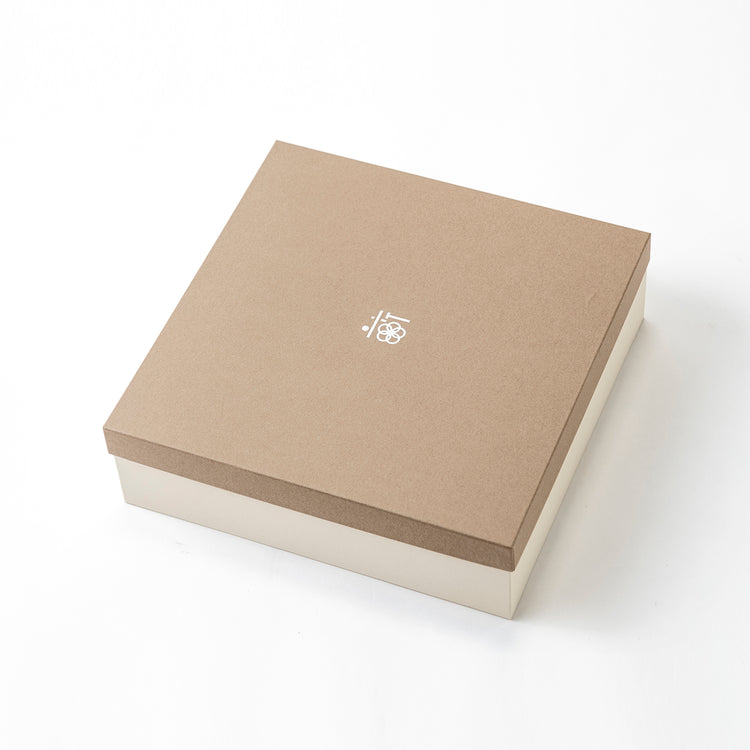 化粧箱入り飯台