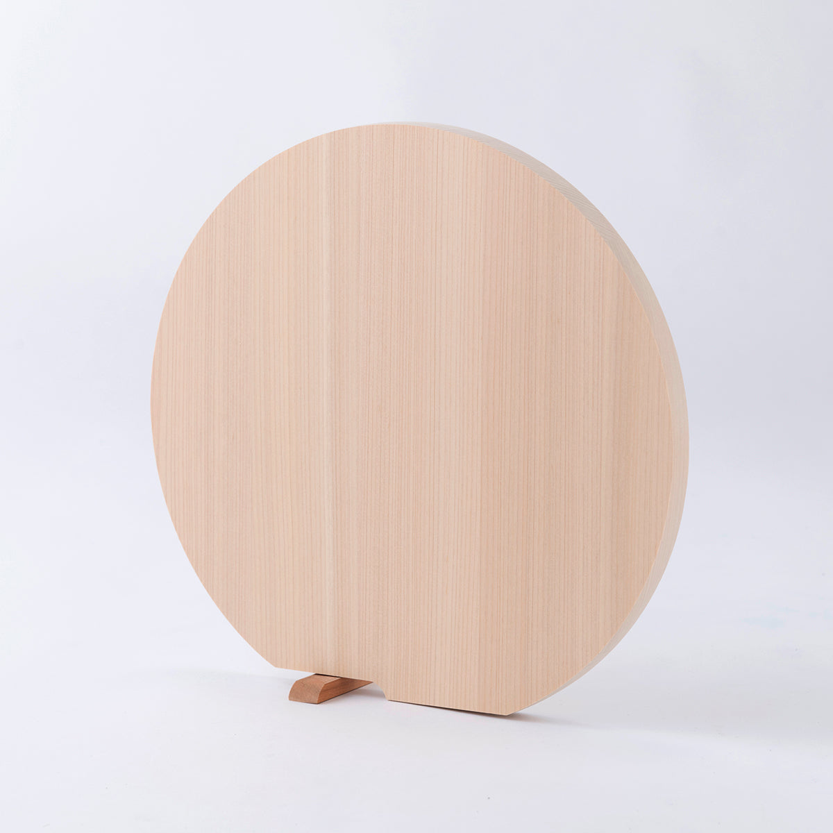 東濃ひのきの丸まな板 スタンド付 L – 梅沢木材工芸社