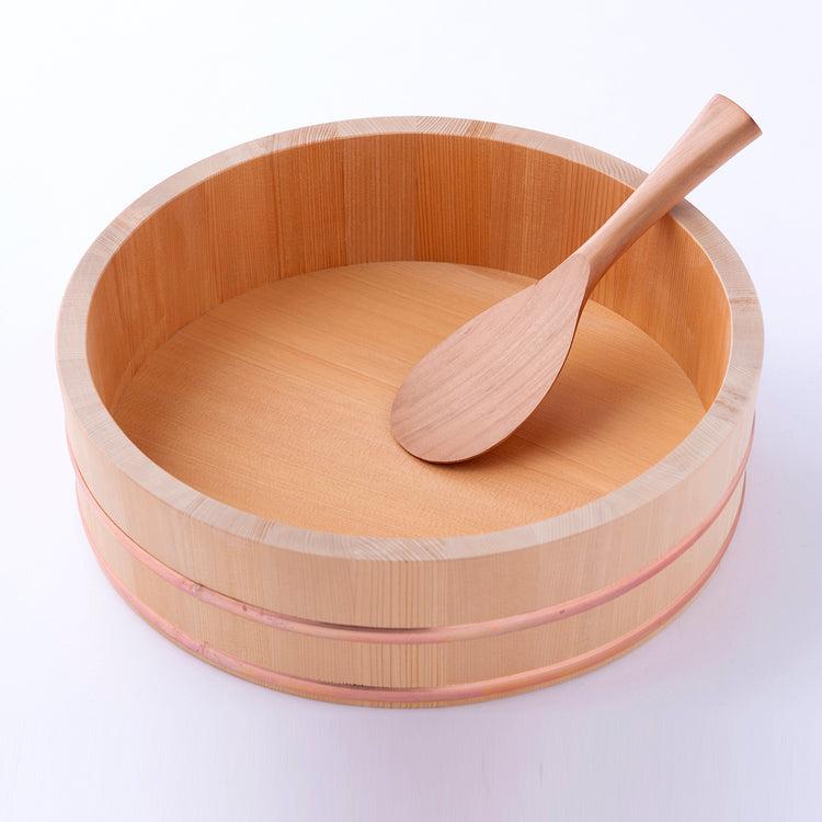 木のしゃもじと寿司桶