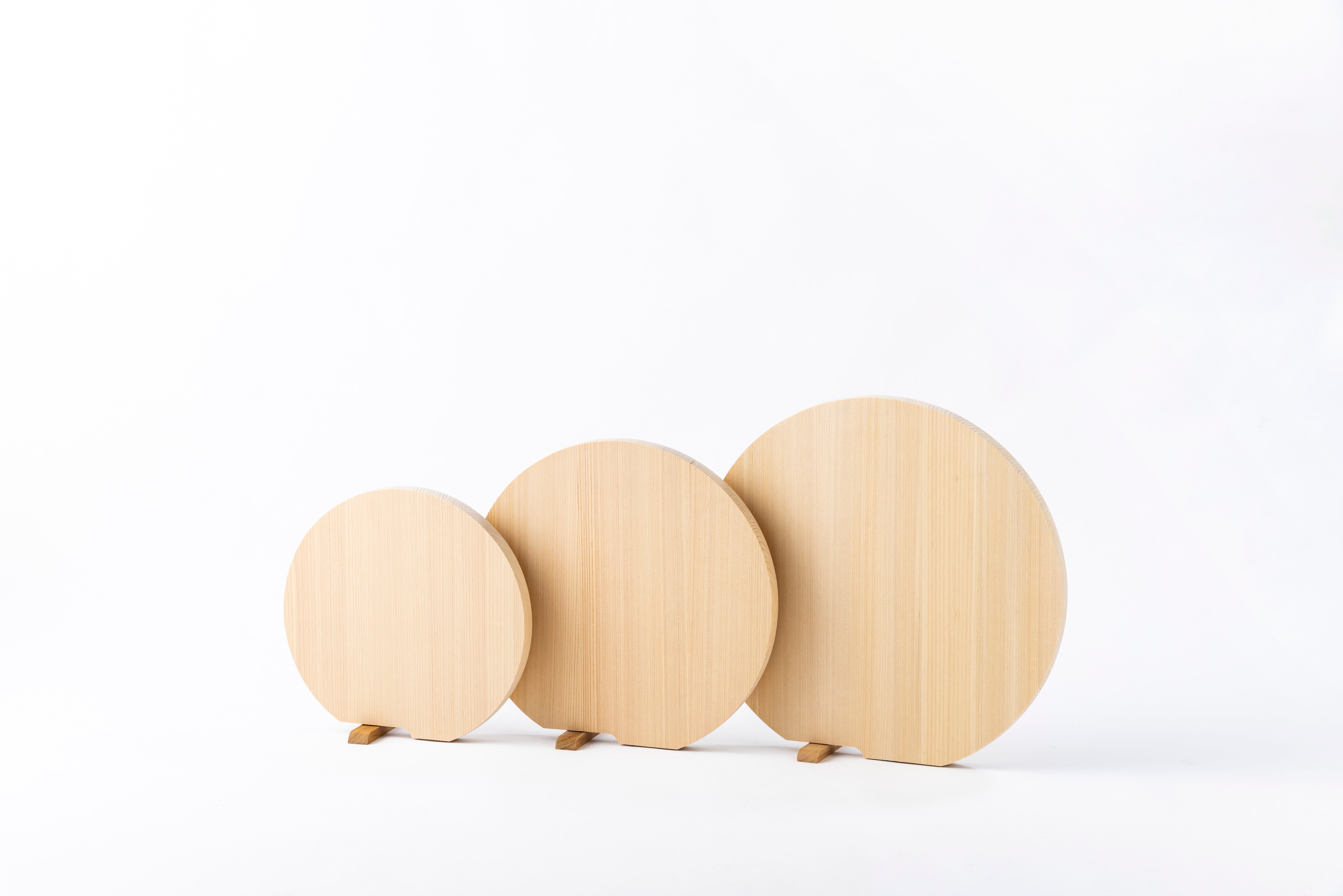 一点物　木製脚　小　300mm　半自動式　丸型　4本組　ビス付 東濃ひのきの丸まな板 スタンド付 M – 梅沢木材工芸社