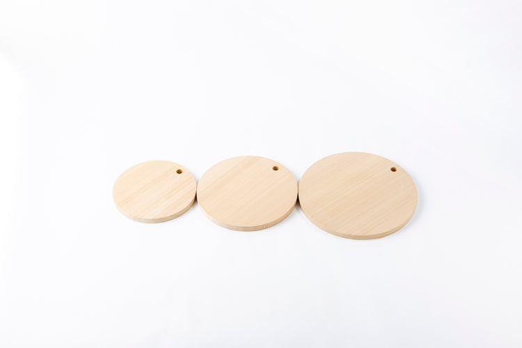 東濃ひのきの丸まな板　穴あき　M