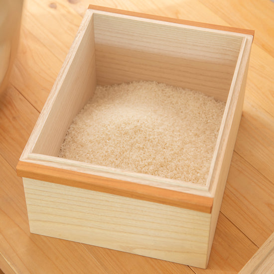 桐の米びつ